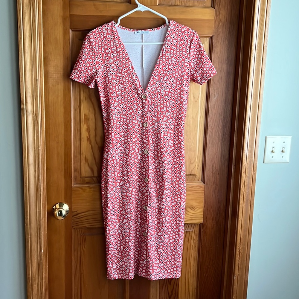 ZARA DRESS RED WHITE FLORAL SIZE MEDIUM